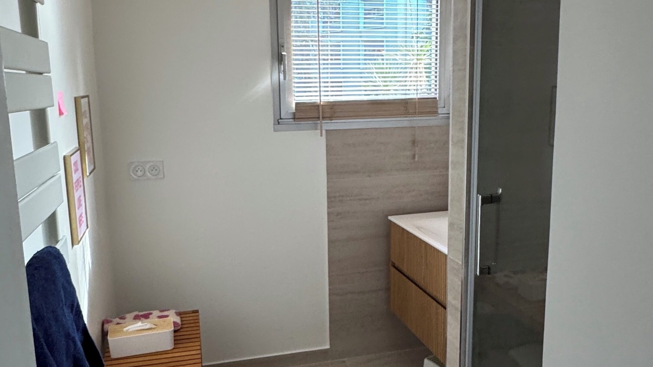 Photo of Bathroom in Garches