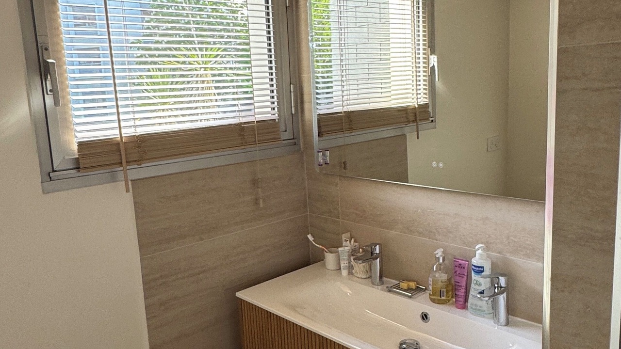 Photo of Bathroom in Garches