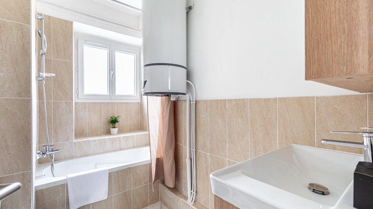 Photo of Bathroom in Quartier de la Goutte-d'Or