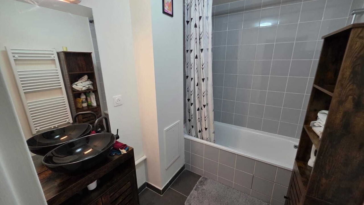 Photo of Bathroom in Champs Elysees