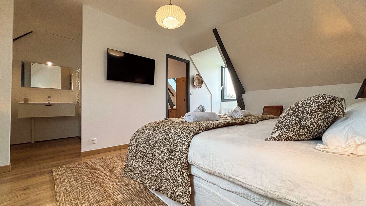 Photo of Bedroom in Manneville-la-Raoult