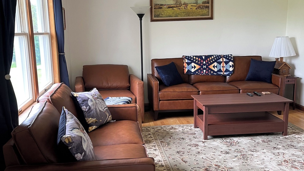 Photo of Livingroom in Schuylerville