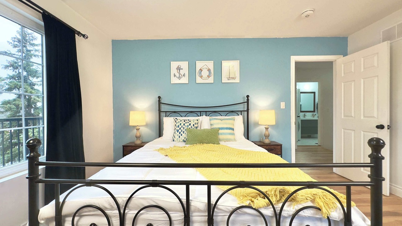 Photo of Bedroom in Port Colborne