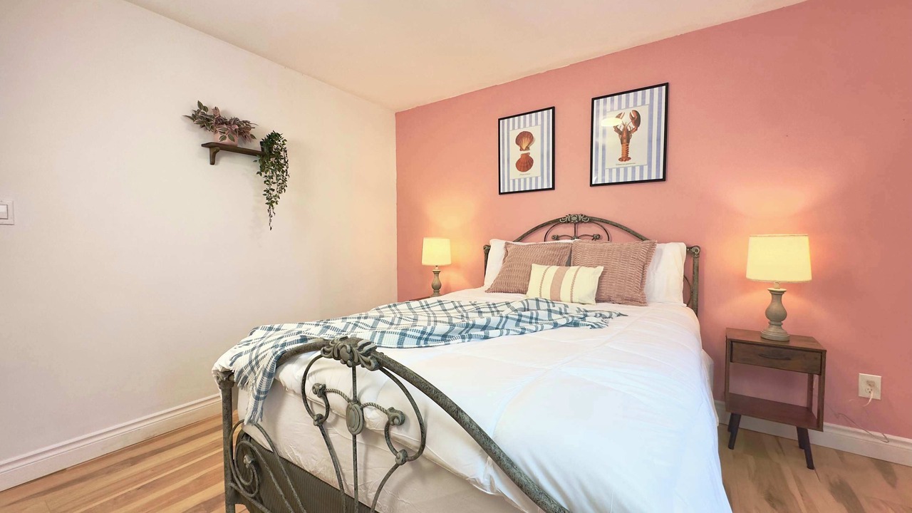 Photo of Bedroom in Port Colborne