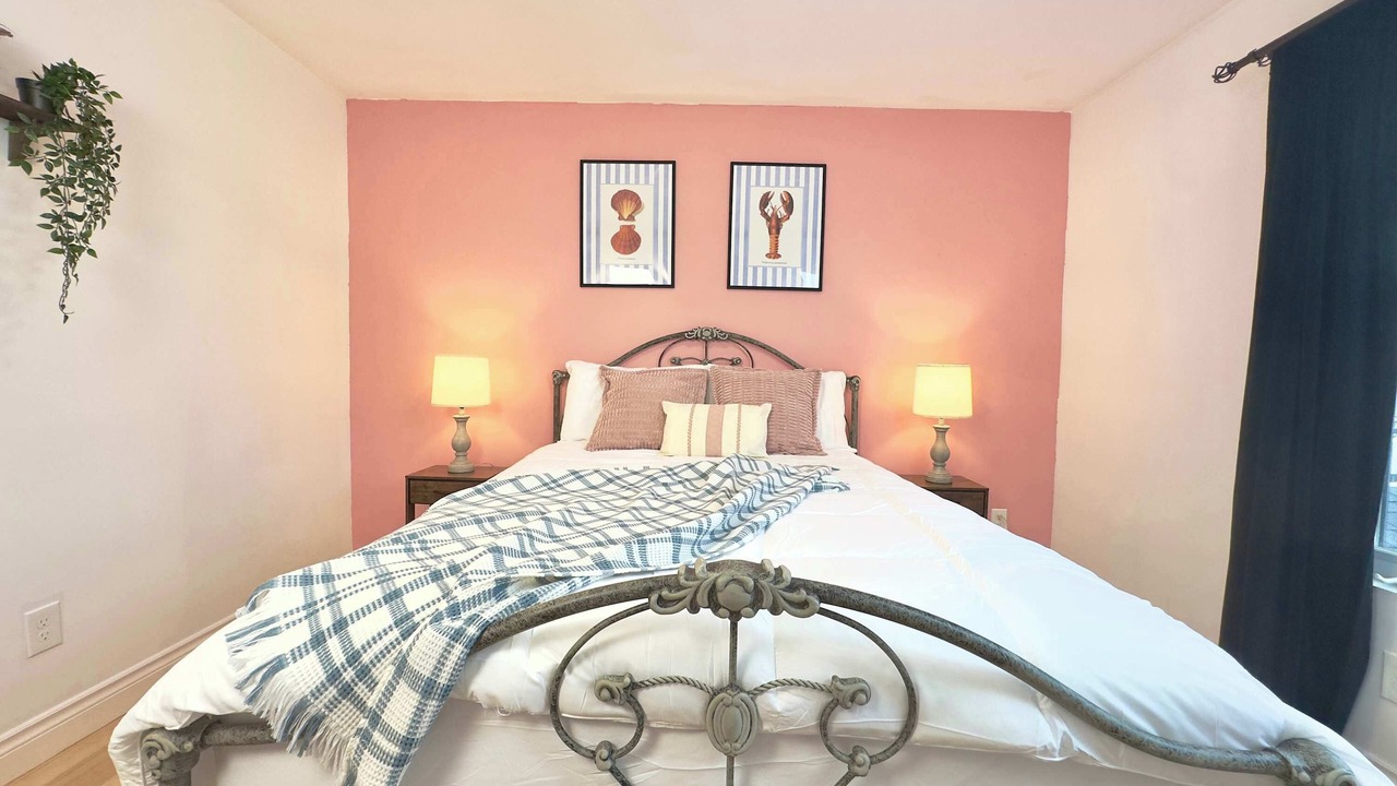 Photo of Bedroom in Port Colborne