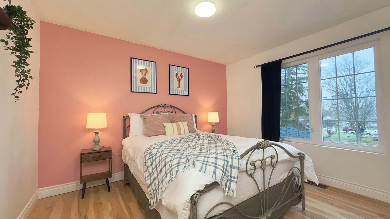 Photo of Bedroom in Port Colborne