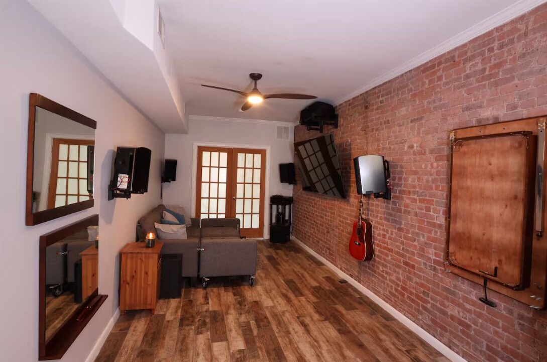 Photo of Livingroom in Historic Downtown