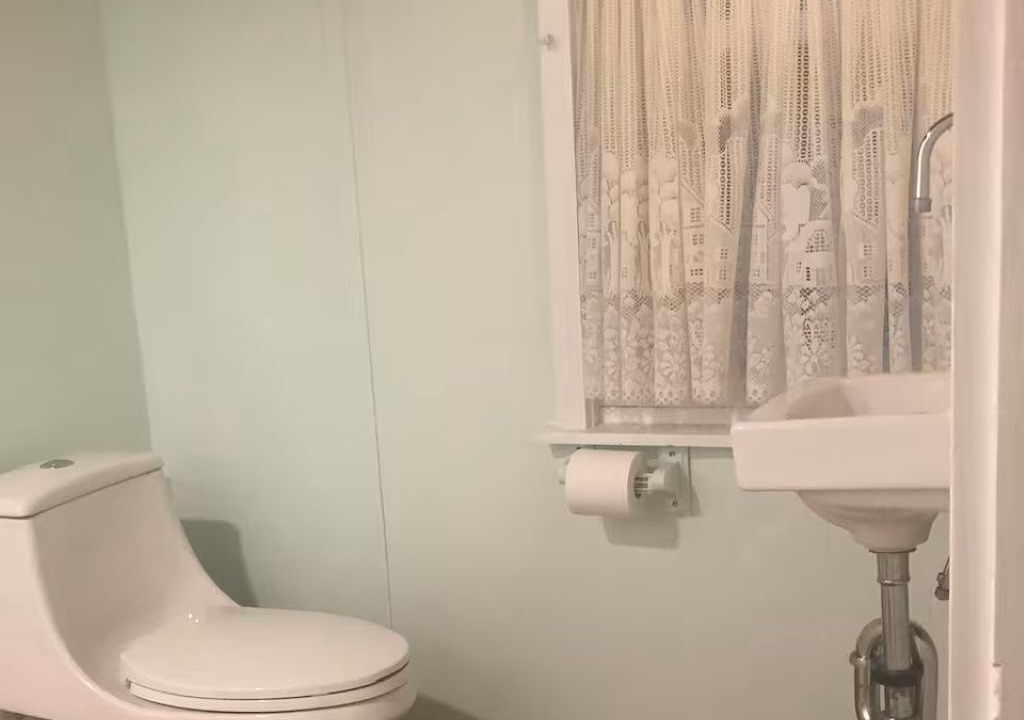 Photo of Bathroom in Ellenburg Depot