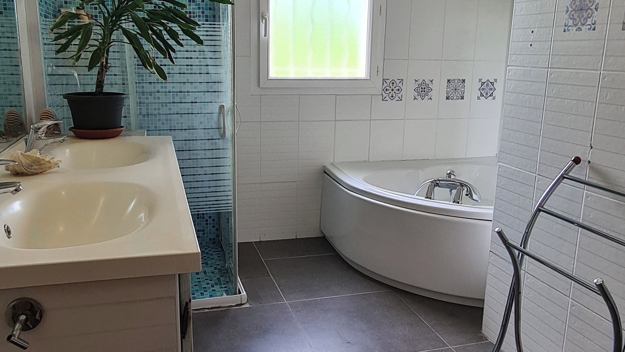 Photo of Bathroom in Saint-Bauzille-de-Putois
