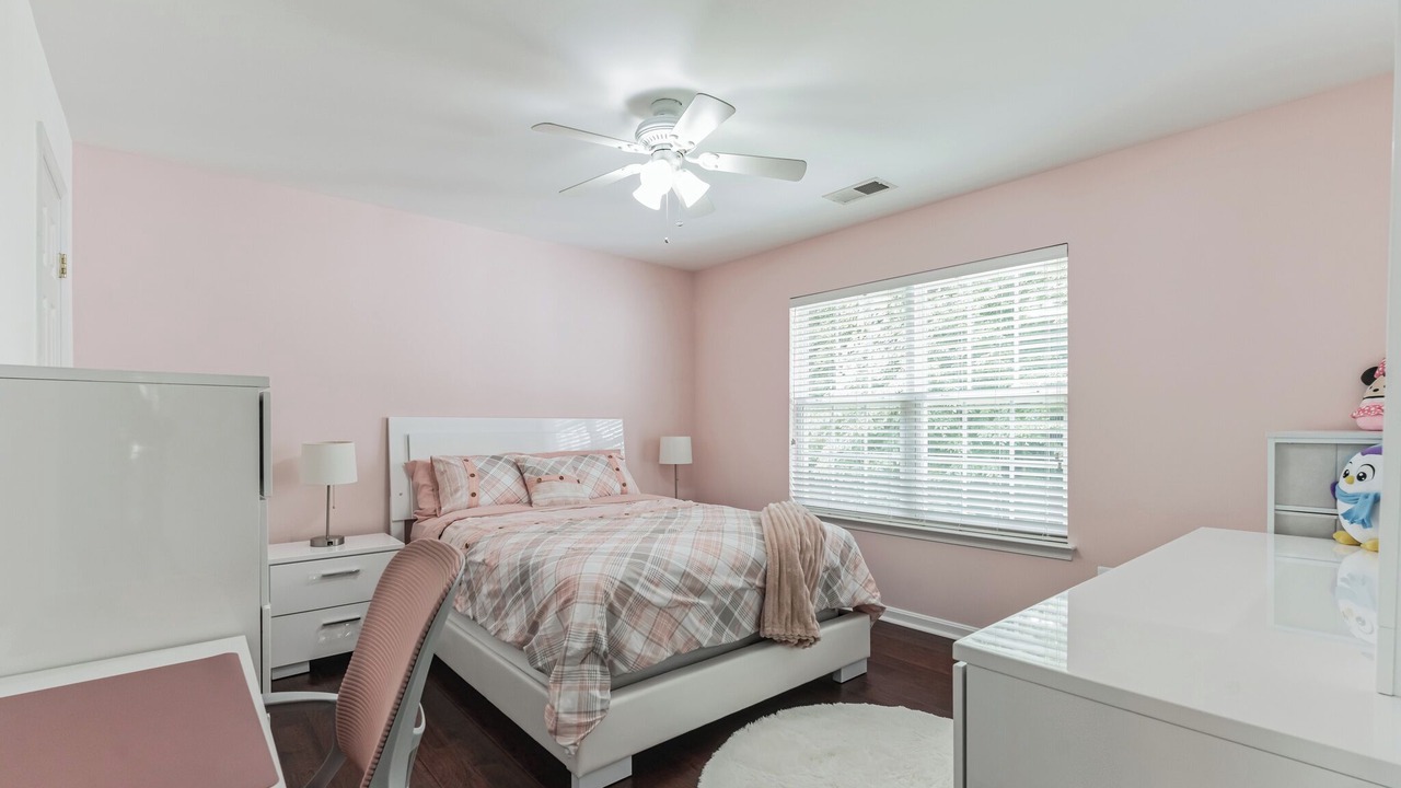 Photo of Bedroom in Dale City