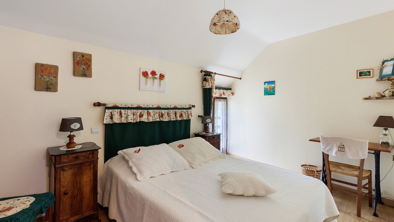 Photo of Bedroom in Montreuil-Bellay