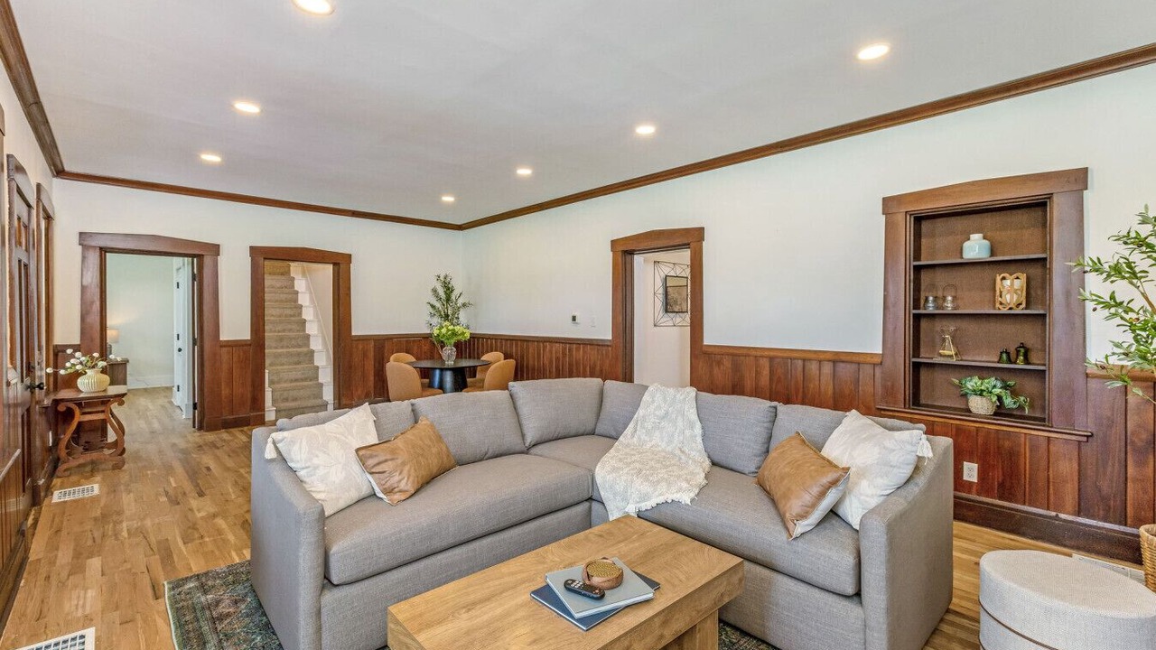 Photo of Livingroom in Lewis Center