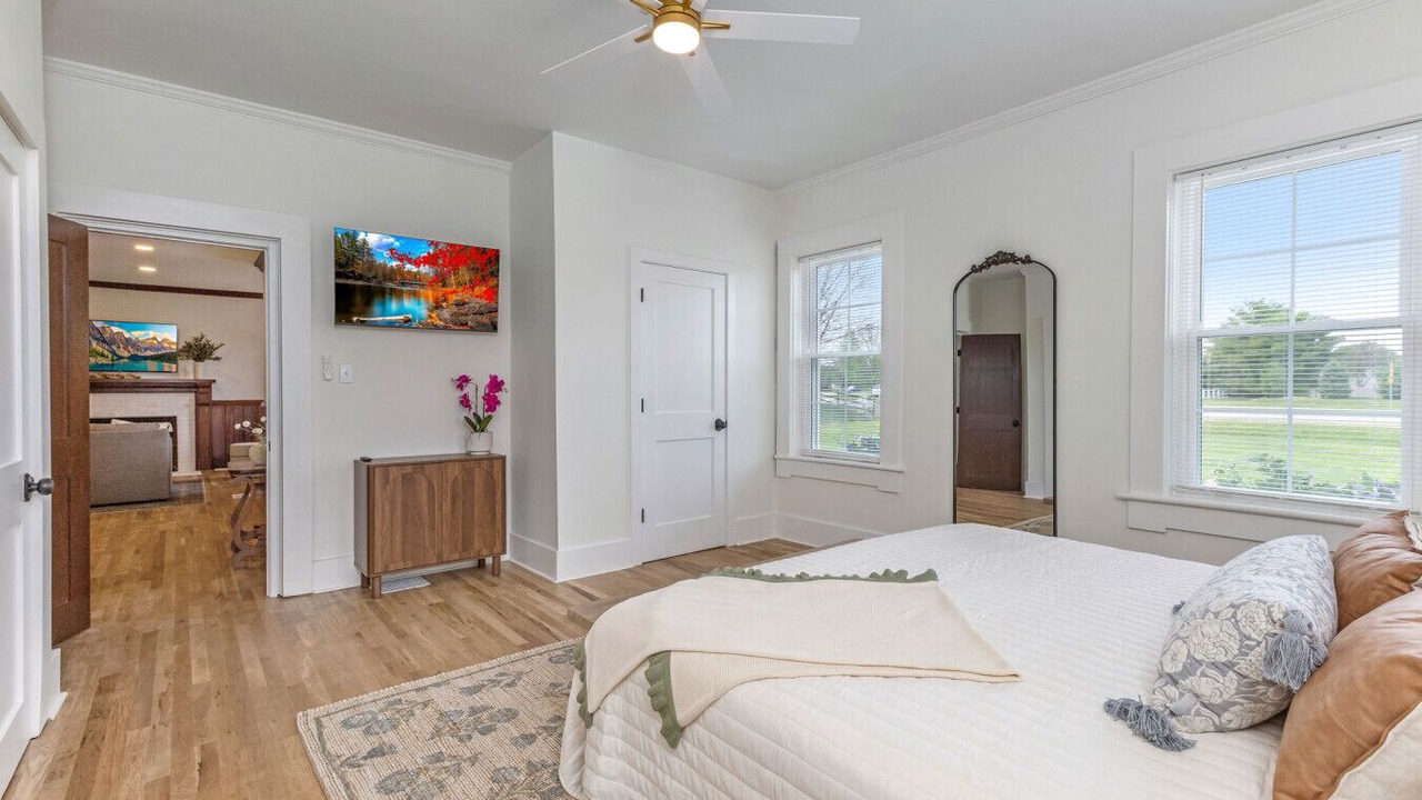Photo of Bedroom in Lewis Center