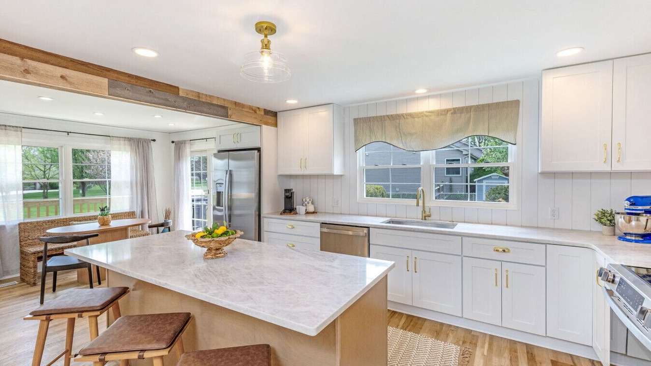 Photo of Kitchen in Lewis Center