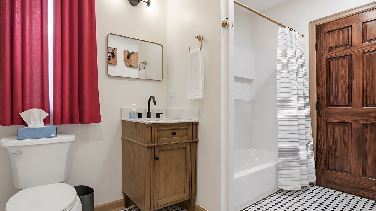 Photo of Bathroom in Gettysburg