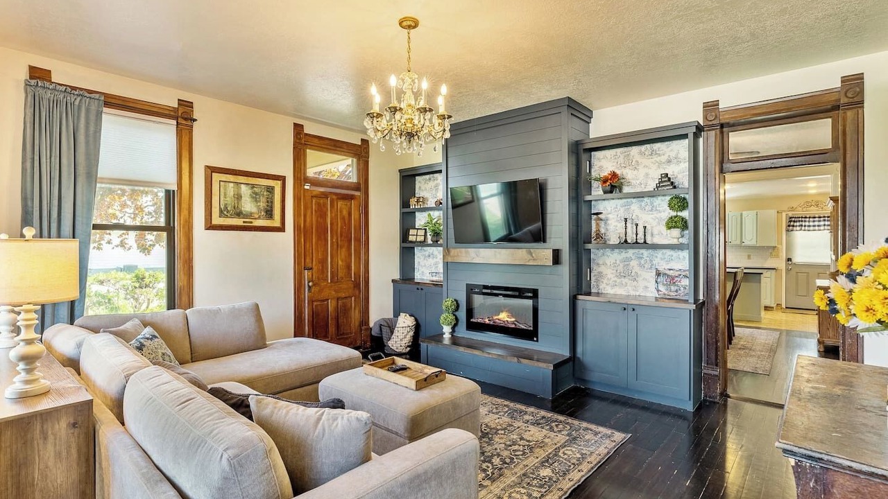 Photo of Livingroom in Lehi