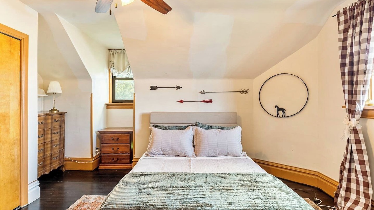 Photo of Bedroom in Lehi