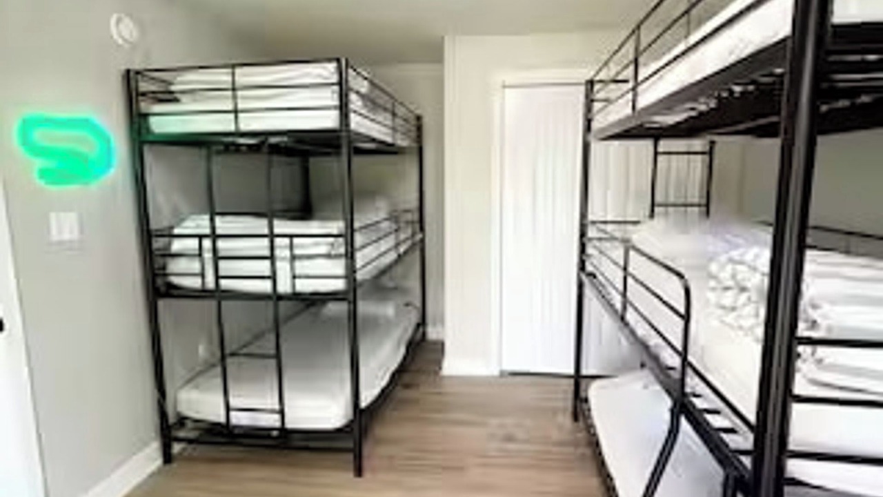 Photo of Bedroom in Twin Oaks