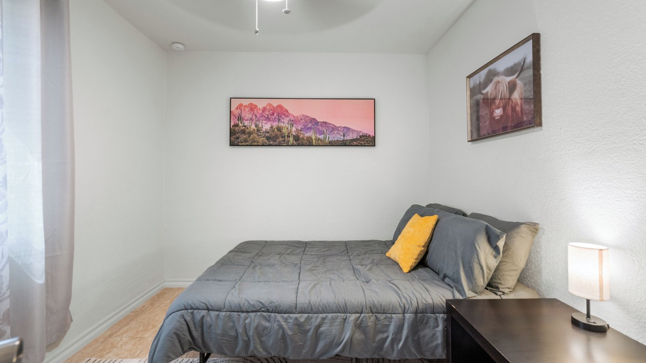 Photo of Bedroom in Lakeside