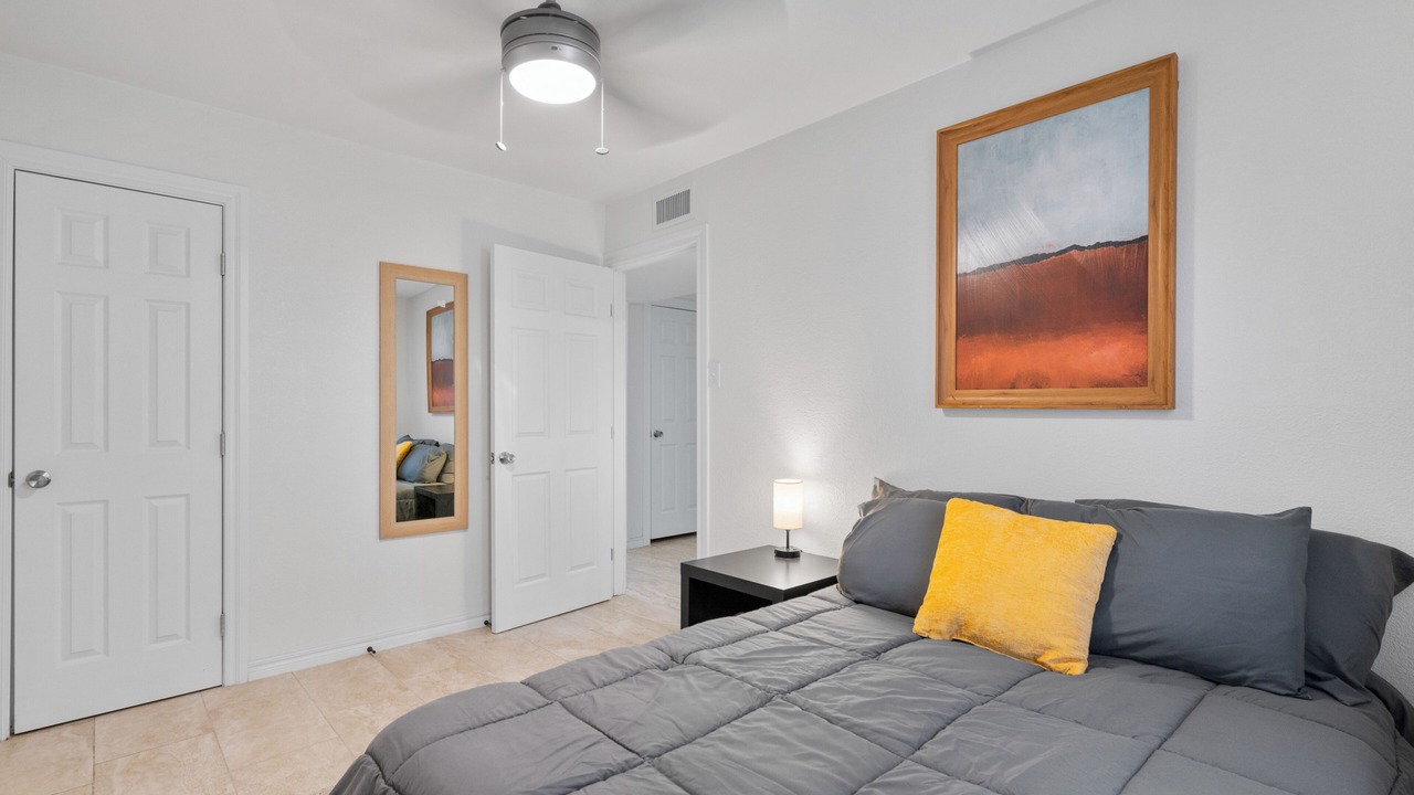 Photo of Bedroom in Lakeside