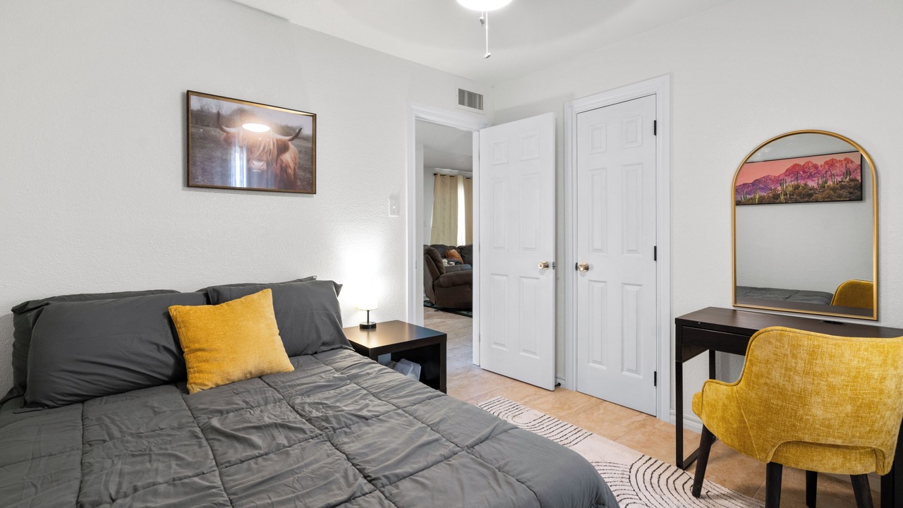 Photo of Bedroom in Lakeside