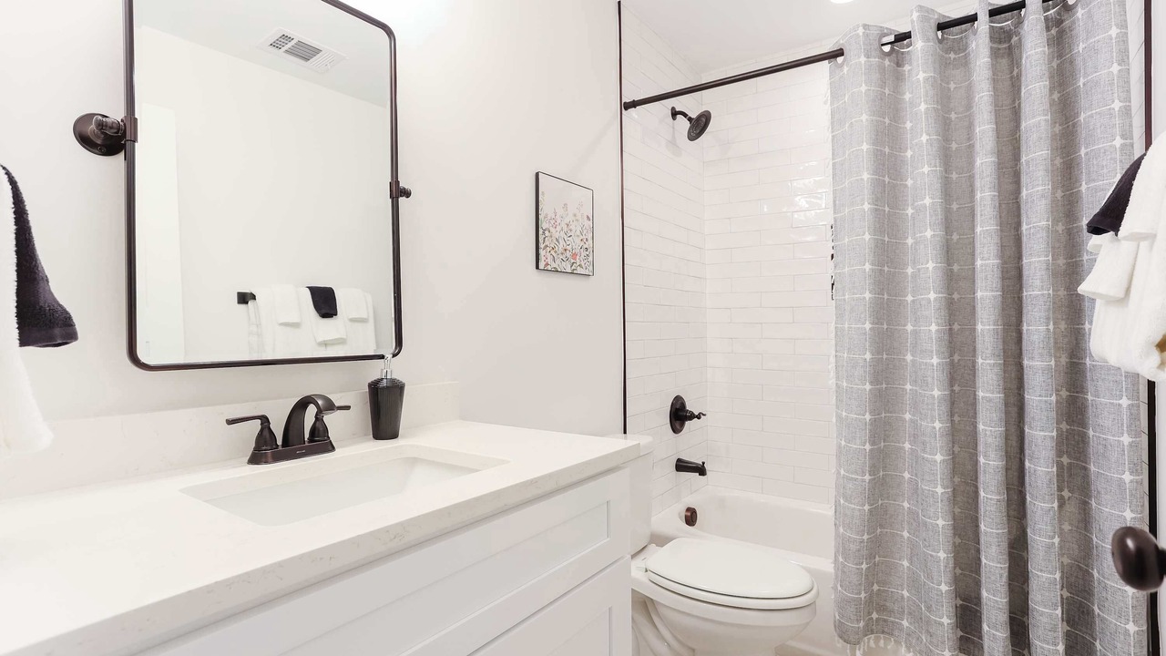 Photo of Bathroom in Metropolitan