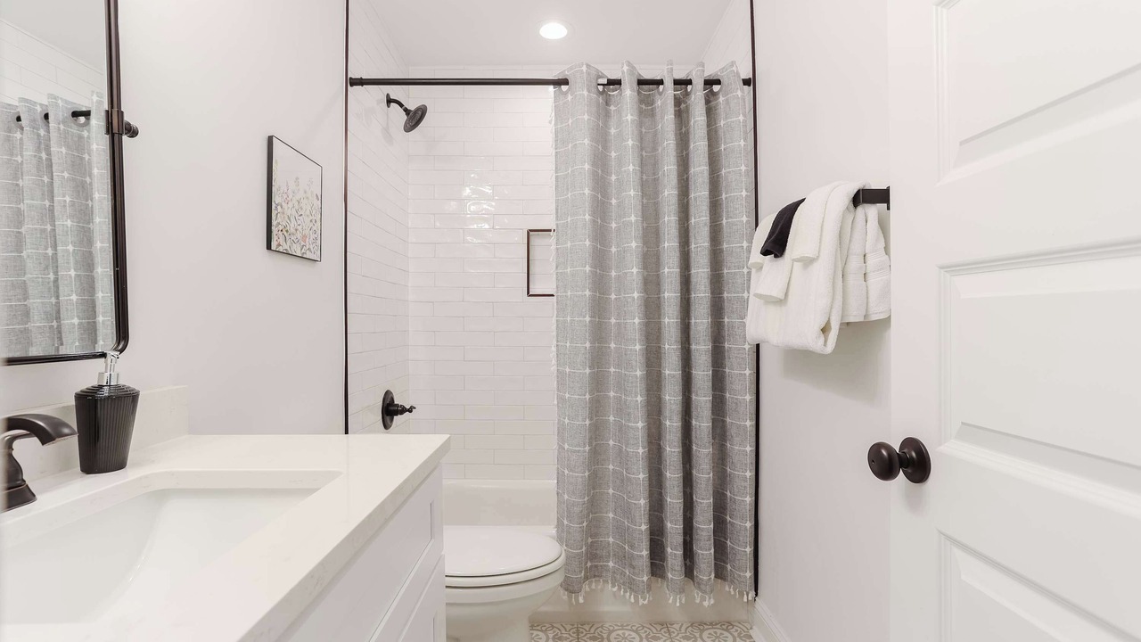 Photo of Bathroom in Metropolitan