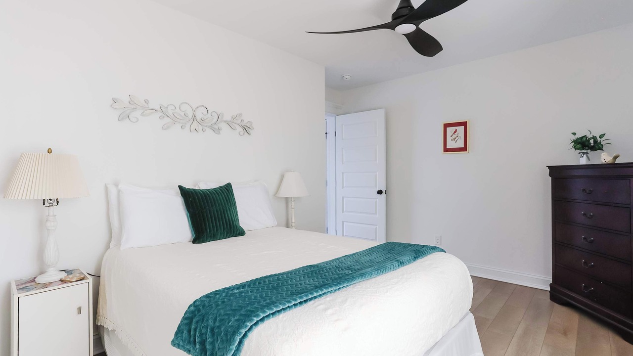Photo of Bedroom in Metropolitan