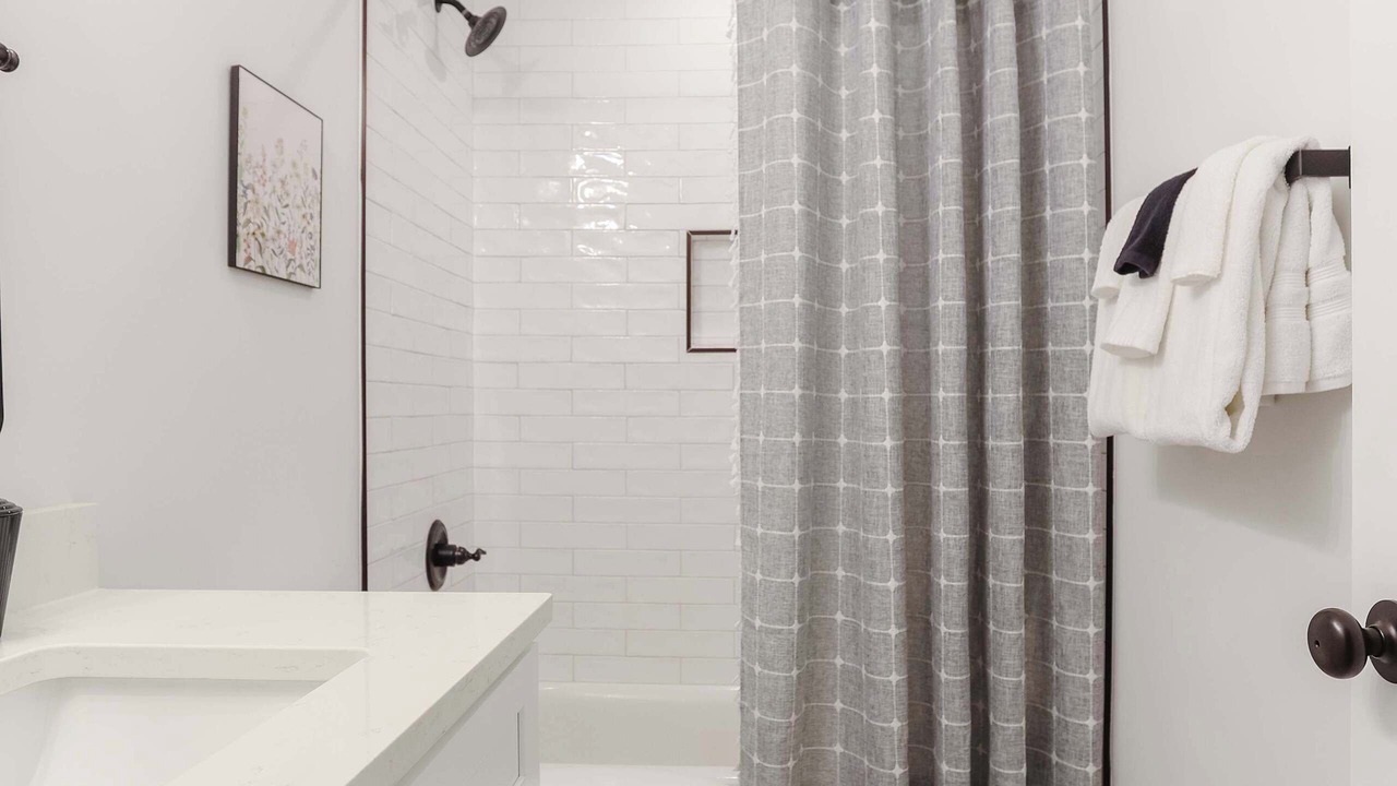 Photo of Bathroom in Metropolitan