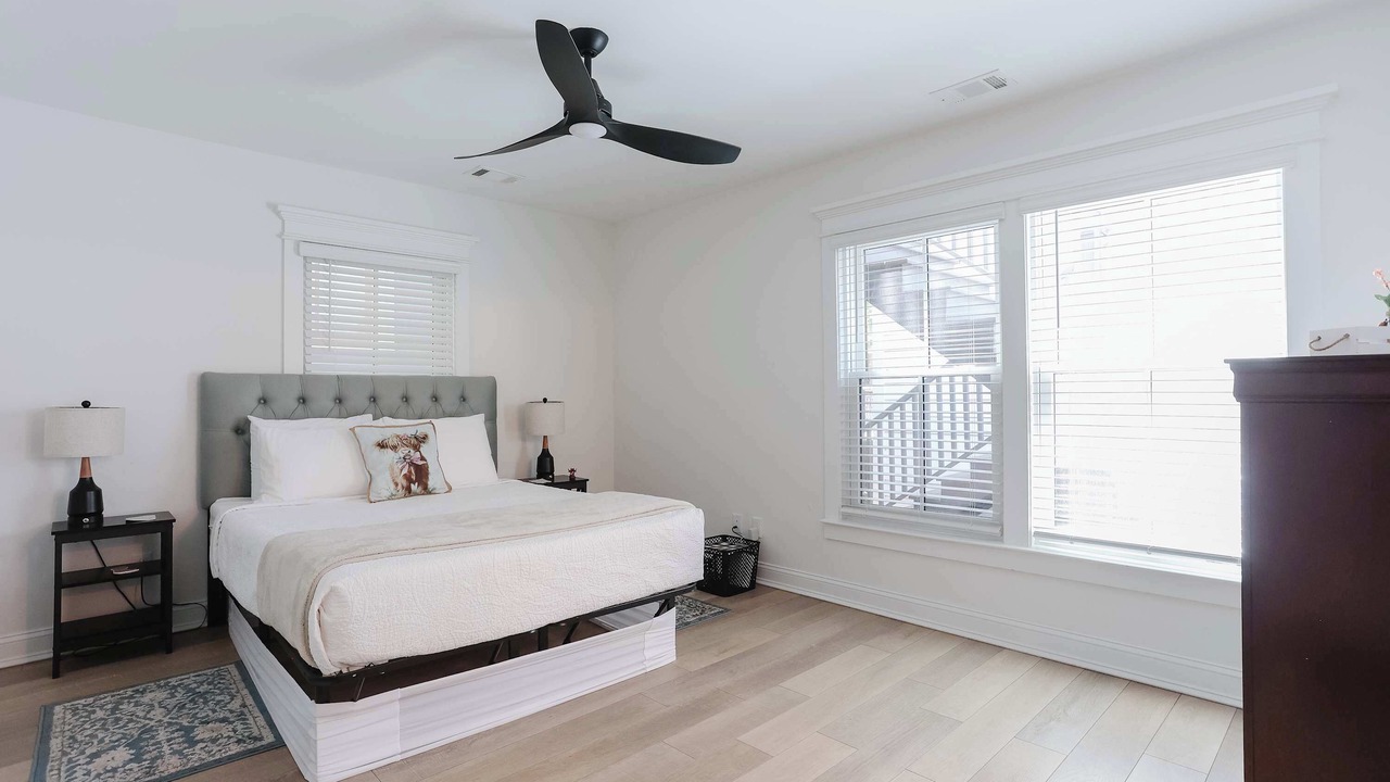 Photo of Bedroom in Metropolitan