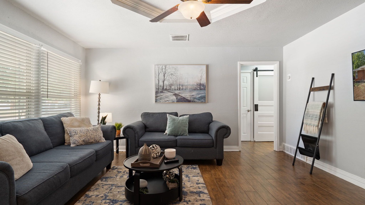 Photo of Livingroom in North Richland Hills