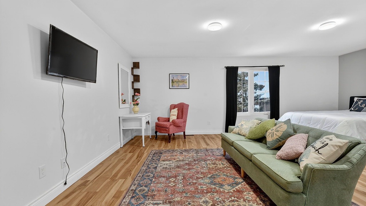 Photo of Livingroom in Port Colborne