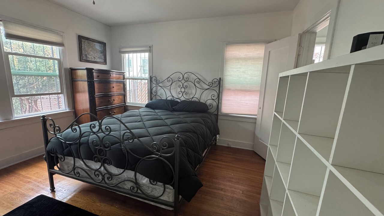 Photo of Bedroom in Mid-Wilshire