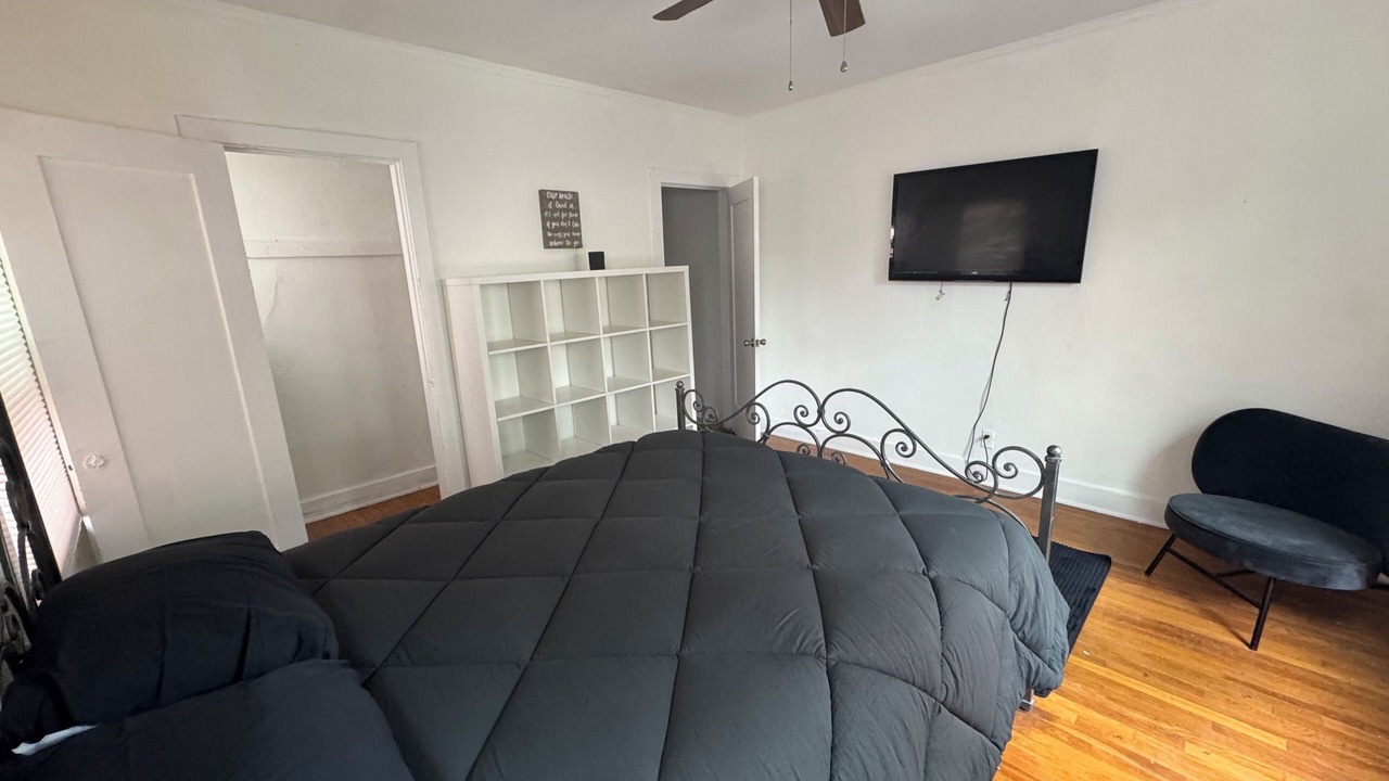Photo of Bedroom in Mid-Wilshire