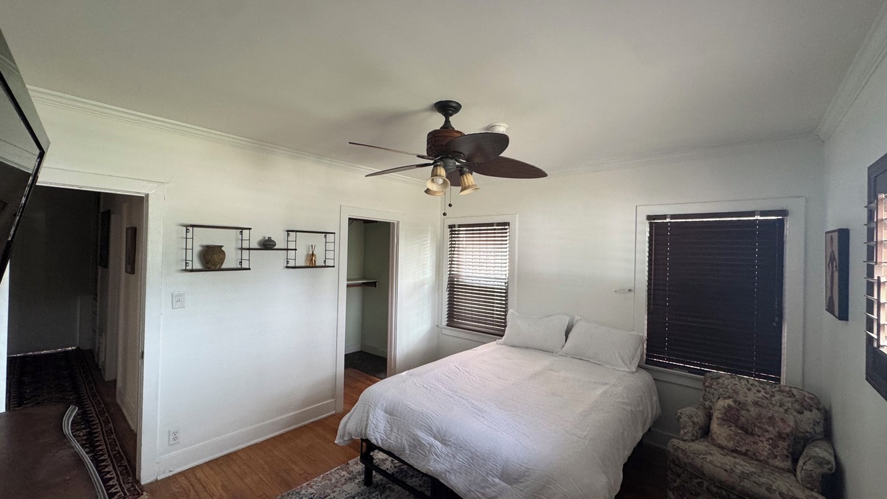 Photo of Bedroom in Mid-Wilshire