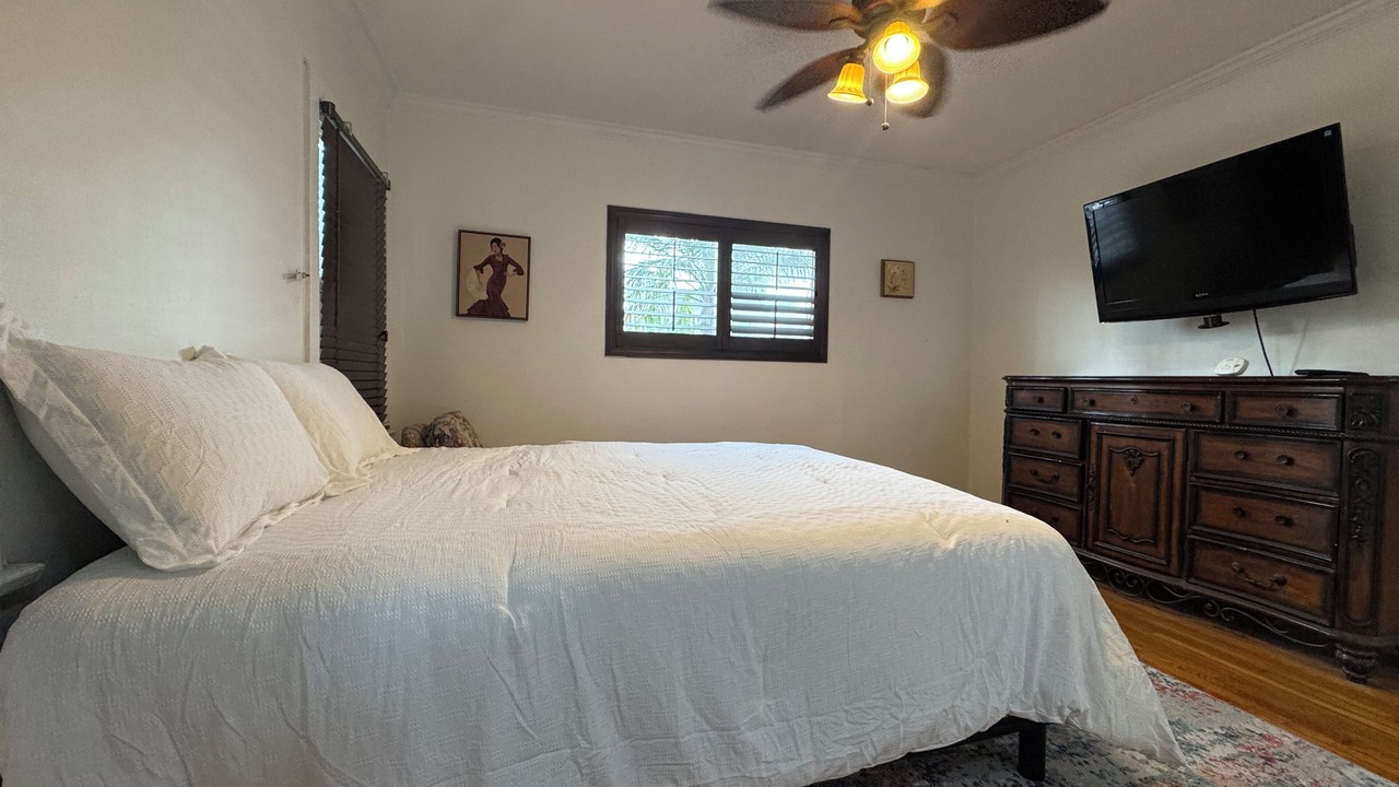 Photo of Bedroom in Mid-Wilshire