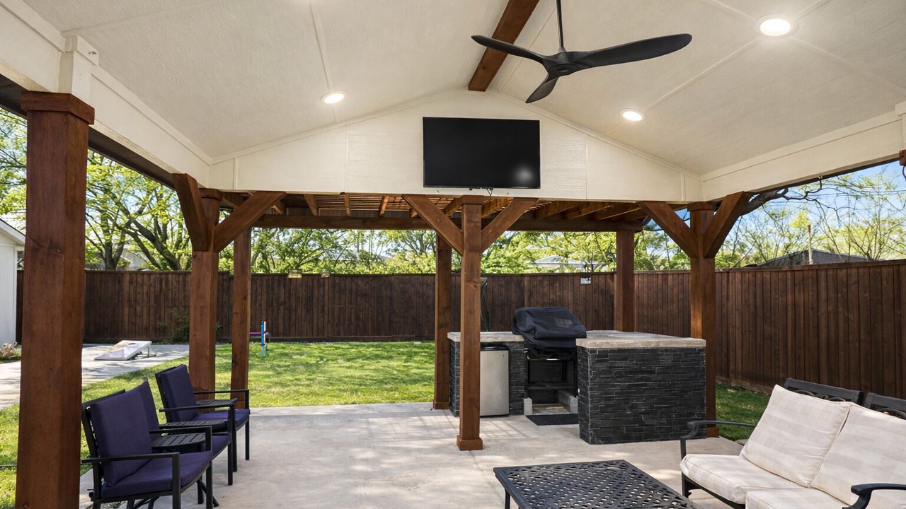 Photo of Patio Balcony in Garland