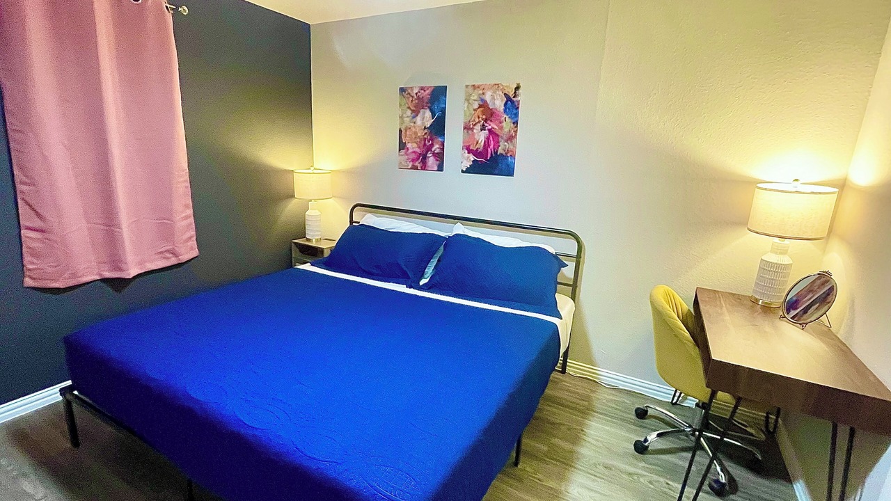 Photo of Bedroom in Garland