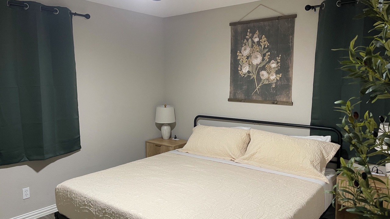 Photo of Bedroom in Garland