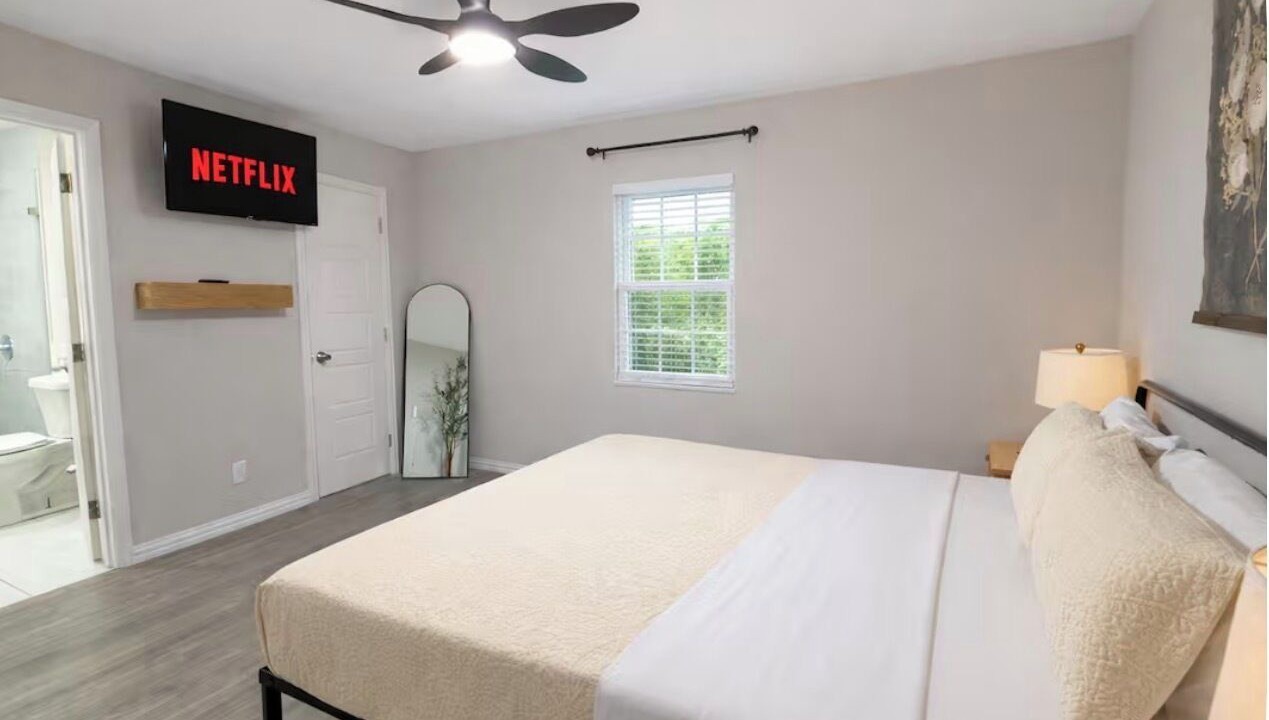 Photo of Bedroom in Garland