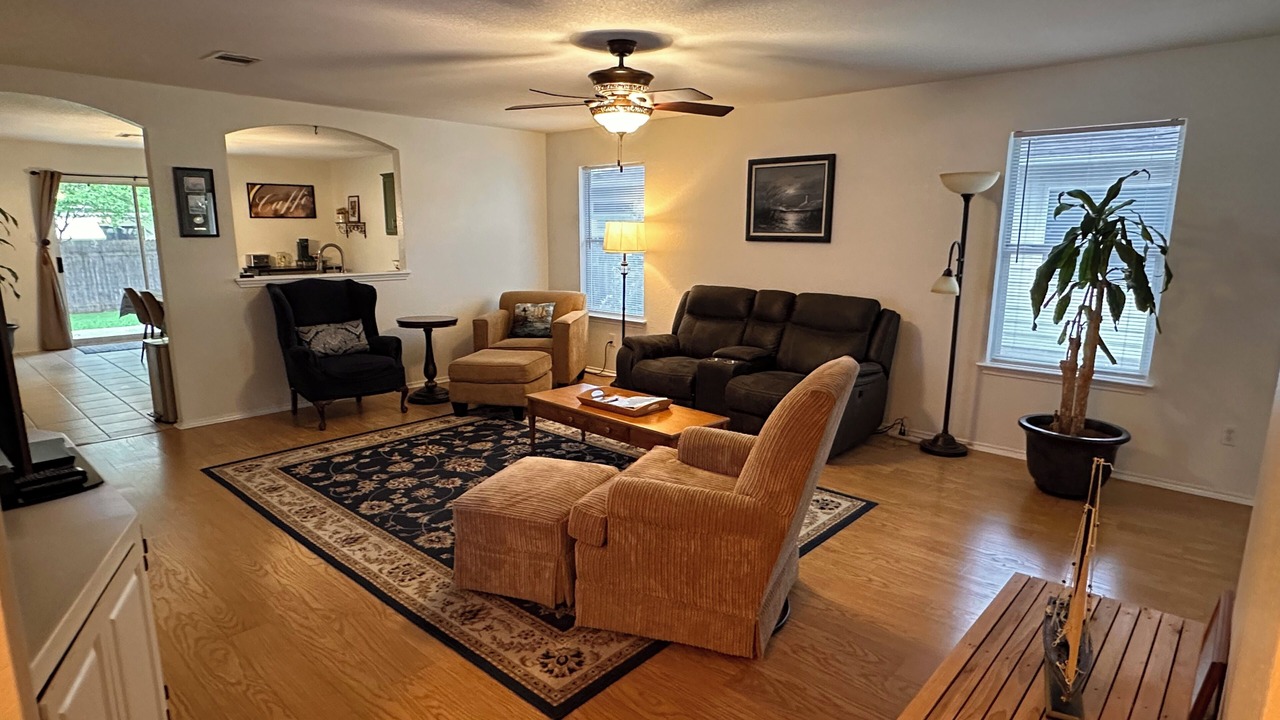 Photo of Livingroom in Manor
