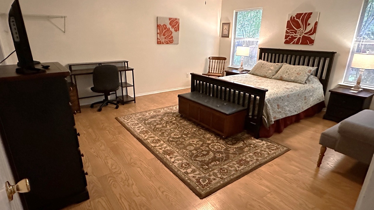 Photo of Bedroom in Manor