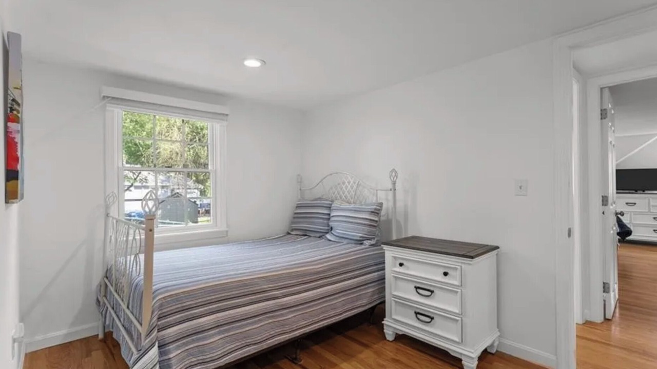 Photo of Bedroom in Saunderstown