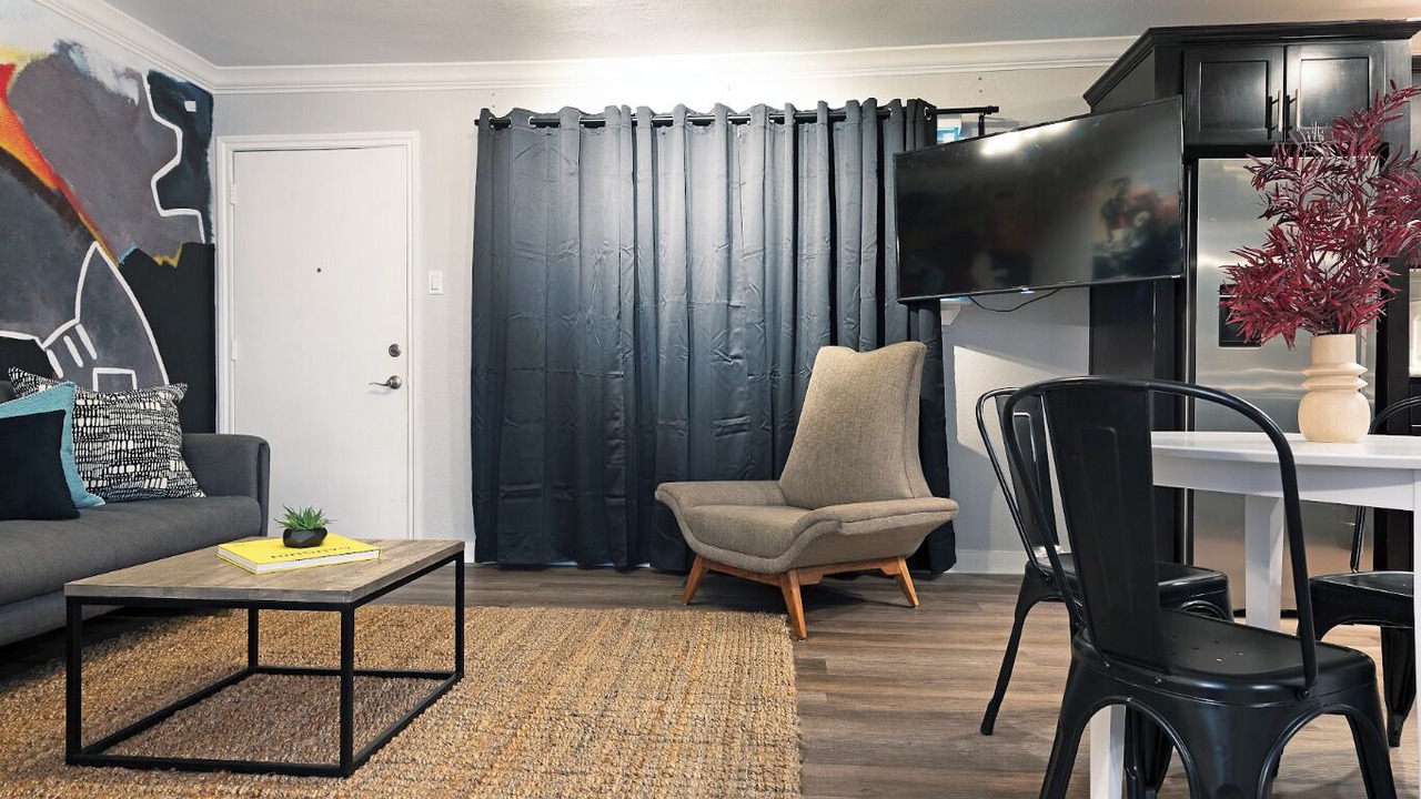Photo of Livingroom in South Central Houston