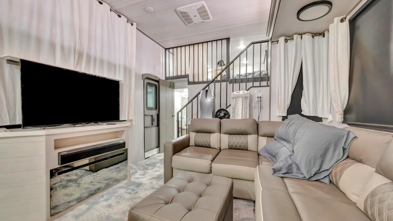 Photo of Livingroom in Ridge Manor