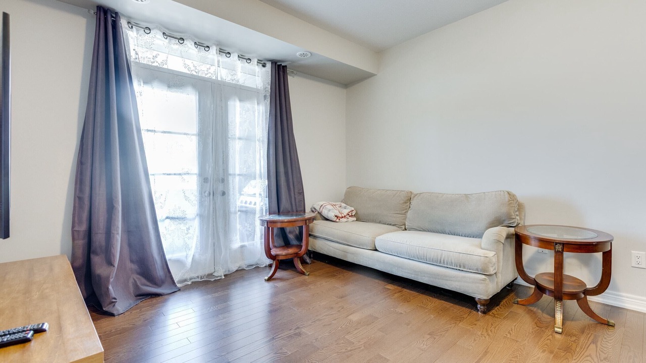 Photo of Livingroom in Markham