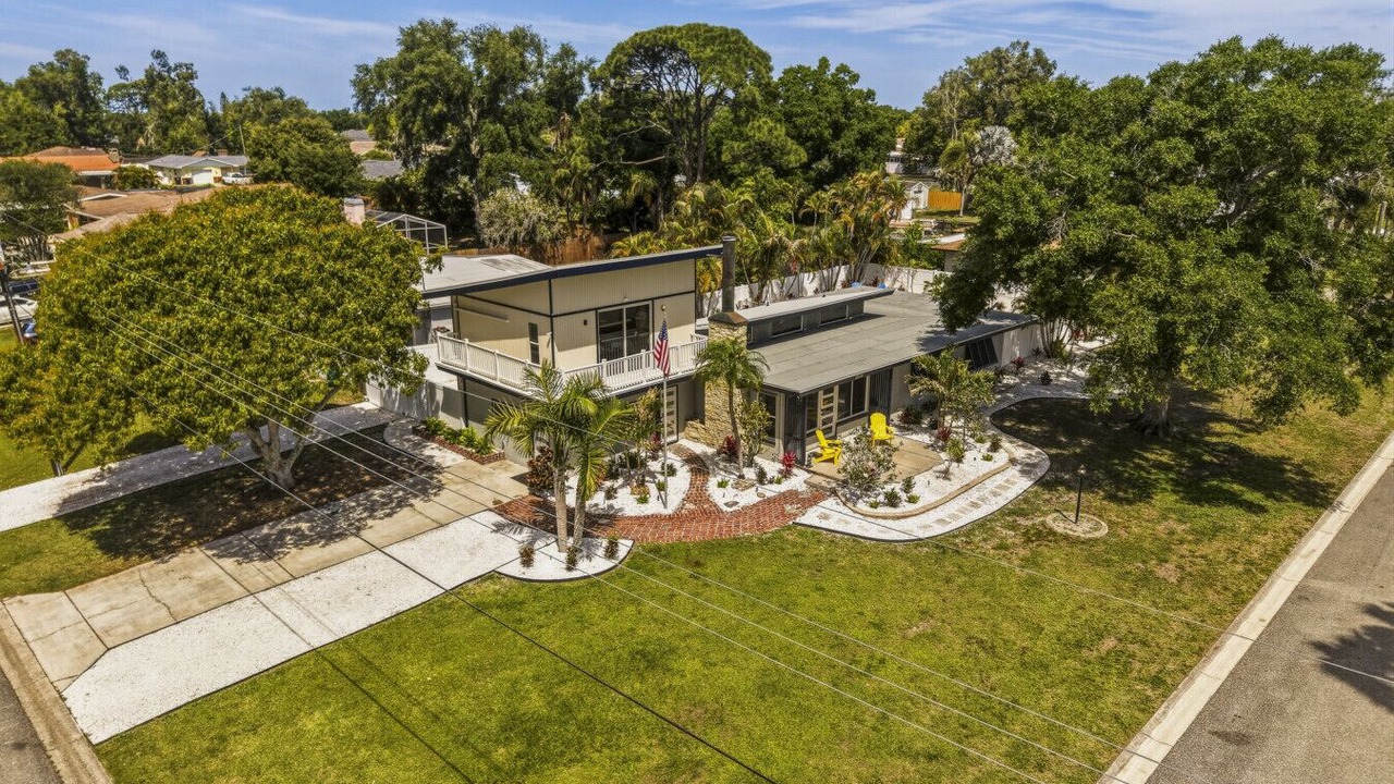 Photo of Outdoor in Bayshore Gardens