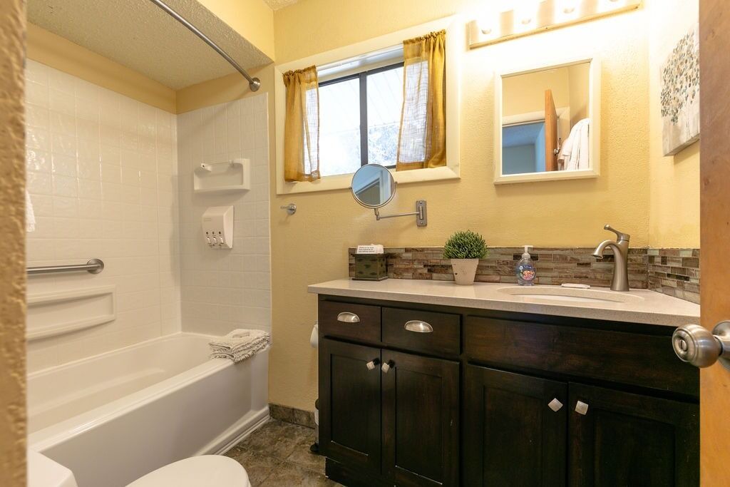 Photo of Bathroom in East End - Valley Street