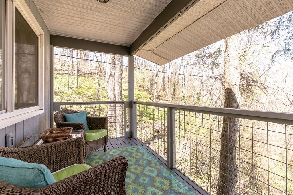 Photo of Patio Balcony in East End - Valley Street