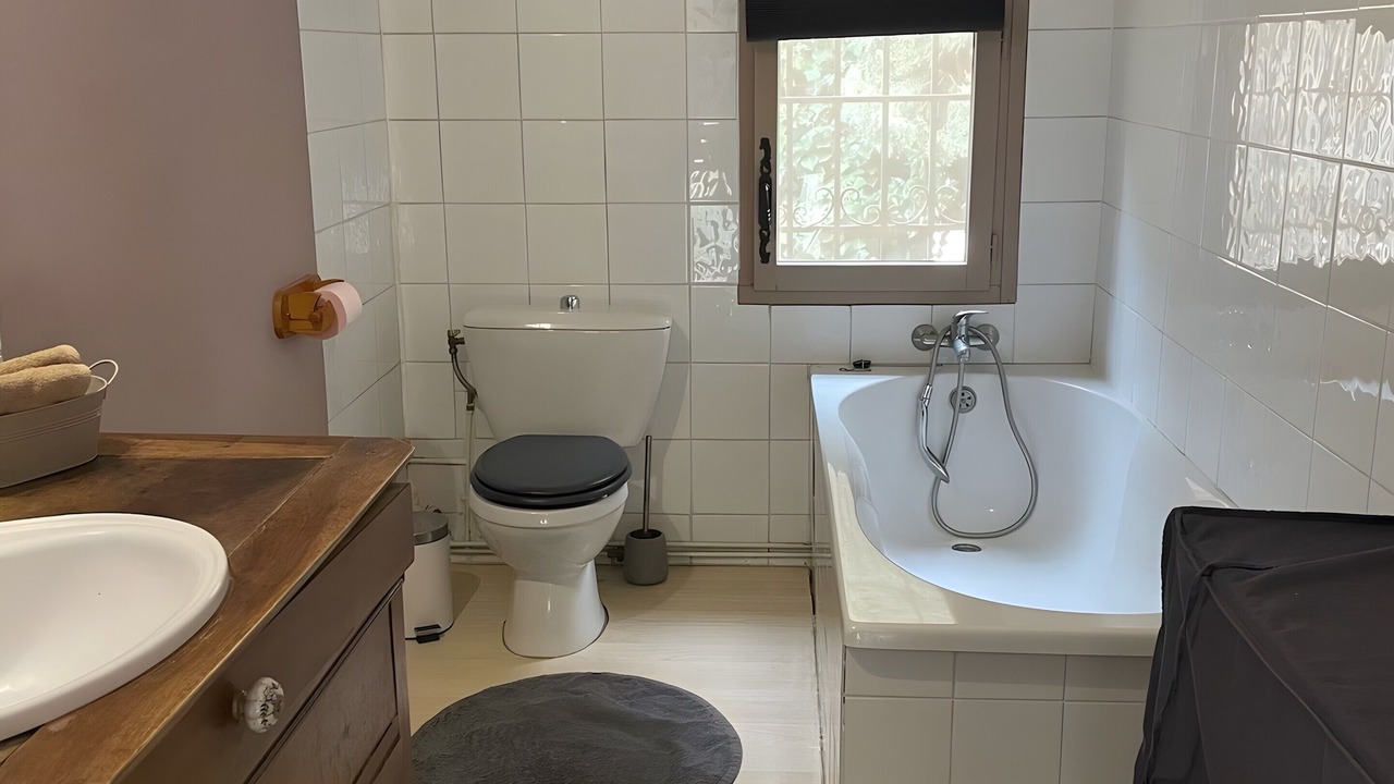 Photo of Bathroom in Saint-Etienne-du-Gres